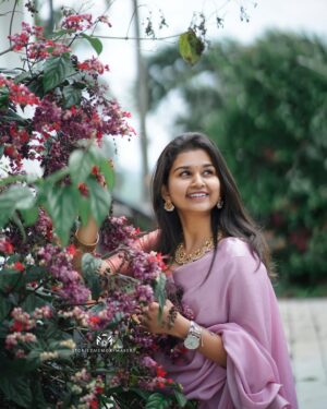 rithanya duraiswamy Instagram - “Trust your beauty to shine from your eyes and into the souls of that deserve you”. 
.
.
📸 : @memory_makers_weddings_ 
.
.
.
.
#photography #portraitphotography #photo #naturephotography #photooftheday #rithanyaduraiswamy #instagram #model #nature #smile #saree #love #fyp #explore #explorepage #india