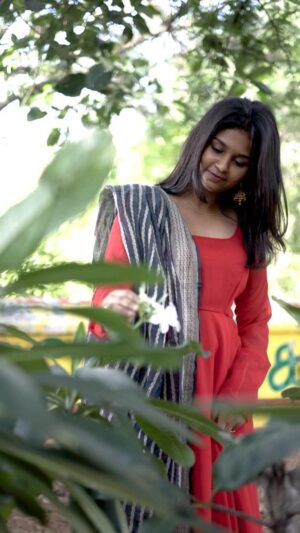 rithanya duraiswamy Instagram - POV : She is enough rest of my life ❤️😩.
.
.
📸 : @withlove_srini 
Designer : @_vistlist_ ❤️ 
.
.
#love #loveislove #instagram #reelitfeelit #reels #video #rithanyaduraiswamy #lyrics #model #song #tamil #angel #likesforlike #videos #trendingreels #aesthetic #sunset #sunlight #sun