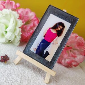 rithanya duraiswamy Instagram - I received this beautiful gift from @maliresinstuffs ❤️✨🥺
If you want to gift 🎁 your special one ☝️ you can try her page 👍🏻😌..

#smallbusiness #gift #frame #photos