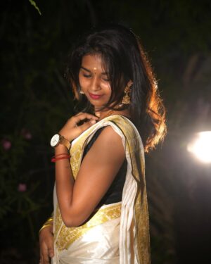rithanya duraiswamy Instagram - Onam Ashamsakal 🌸🌼
.
.
📸 : @inmedias360 
.
.

.

#photo #pictureoftheday #instagram #instaphoto #onam2022 #photoshoot #photographer #model #poster #pose #smile #rithanyaduraiswamy #onamsaree #creators #shooting #shoot #blue #background #love #onamcelebration #perfect #modeling #portrait #photooftheday #picture #photography #photojournalism #portraitphotography #instadaily #costume