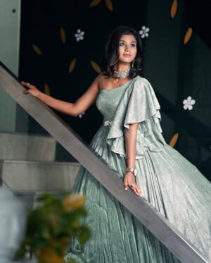 rithanya duraiswamy Instagram - You belong with me 🙈❤️✨.
.

📸 :  @celesphotography_cp ✨
Makeup artist : @saryaz_makeup_artist ❤️
.
.

#photo #pictureoftheday #instagram #instaphoto #instafashion #photoshoot #photographer #model #poster #pose #smile #rithanyaduraiswamy #red #creators #shooting #shoot #blue #background #love #lifestyle #perfect #modeling #portrait #photooftheday #picture #photography #photojournalism #portraitphotography #instadaily #costume