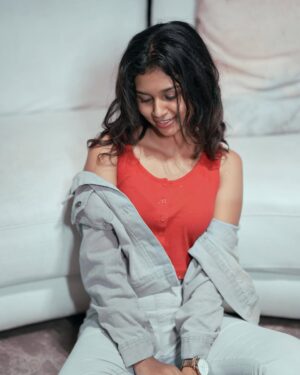 rithanya duraiswamy Instagram - “Love yourself first and everything else falls into line.” 
📸 :  @celesphotography_cp 
.

#photo #pictureoftheday #instagram #instaphoto #instafashion #photoshoot #photographer #model #poster #pose #smile #rithanyaduraiswamy #red #creators #shooting #shoot #blue #background #love #lifestyle #perfect #modeling #portrait #photooftheday #picture #photography #photojournalism #portraitphotography #instadaily #costume
