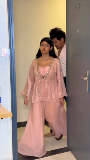 shivani sharma Instagram - Promotion available 🤑