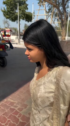 shivani sharma Instagram - Promotion available 🤑