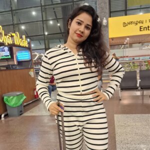 srimathi chimu Instagram - Off to Dubai ✈️❤️‍🔥🙈 

#Travellingsolo