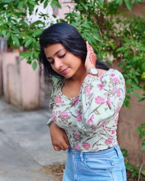 swetha kumar Instagram - No caption Needed💚🦋 @swethakumar_off 

#instagram #post #trending #swethakumar_off