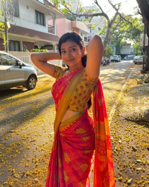 swetha kumar Instagram - Happy International Womens day🖤🦋✨ here we have some compilation my pics😍⚡Women will continue to shine, inspire, and break barriers #womensday #wishes #dofollow @swethakumar_off 

#trending #picoftheday #compilation #instagram #threads #swethakumar_off