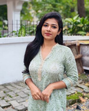 swetha kumar Instagram - Happy International Womens day🖤🦋✨ here we have some compilation my pics😍⚡Women will continue to shine, inspire, and break barriers #womensday #wishes #dofollow @swethakumar_off 

#trending #picoftheday #compilation #instagram #threads #swethakumar_off