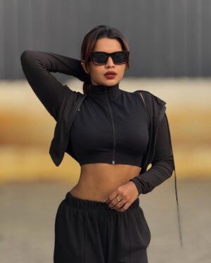 veena jessi Instagram - In my gym girl Era 🏋️‍♀️ 💪🏻

#workoutmotivation #gymfits #workhard #fitnessgoals #fitnessmodel #gymworkout #trending #explorepage