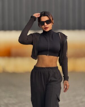 veena jessi Instagram - In my gym girl Era 🏋️‍♀️ 💪🏻

#workoutmotivation #gymfits #workhard #fitnessgoals #fitnessmodel #gymworkout #trending #explorepage