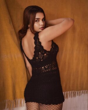 veena jessi Instagram - Eyes are never quiet 🖤

#postoftheday #casualshoot #blackdress #model #fashionaesthetic #aestheticphotography #trending #explorepage