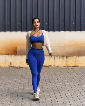 veena jessi Instagram - Your body is a reflection of your lifestyle 🏋️‍♀️ 💪🏻

#workoutmotivation #gymfits #ﬁtness #healthylifestyle #workoutwear #indianmodel #chennaiponnu #trending #explorepage