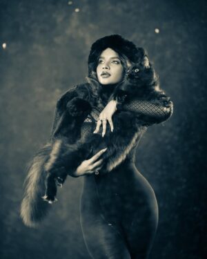 veena jessi Instagram - HALF GODDESS HALF DEVIL 🐈‍⬛ 

With my son PANTHER 🖤

Shot by @pix_depth_photography 

#fashionshoot #catsofinstagram #mainecoonsofinstagram #blackcat #feline #catlady #catwomen #catstagram #fashionblogger #styleblogger #trending #explorepage