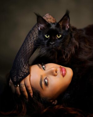 veena jessi Instagram - HALF GODDESS HALF DEVIL 🐈‍⬛ 

With my son PANTHER 🖤

Shot by @pix_depth_photography 

#fashionshoot #catsofinstagram #mainecoonsofinstagram #blackcat #feline #catlady #catwomen #catstagram #fashionblogger #styleblogger #trending #explorepage