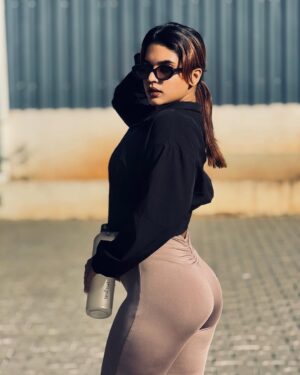 veena jessi Instagram - Tell em winning is my MF Protocol 💪🏻

#gymfits #fitnessmotivation #gyminspo #motivation #fitnessmodel #chennai #workoutroutine #workhard #trending #explorepage