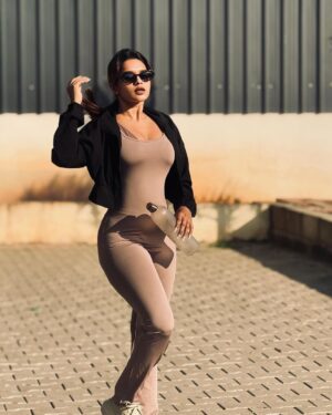 veena jessi Instagram - Tell em winning is my MF Protocol 💪🏻

#gymfits #fitnessmotivation #gyminspo #motivation #fitnessmodel #chennai #workoutroutine #workhard #trending #explorepage